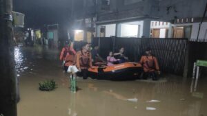 sebanyak-959-rumah-warga-di-kabupaten-bogor-jawa-barat-jabar-dilanda-banjir-ada-219-orang-mengungsi-ke-tempat-lebih-aman-dok-b-1_169