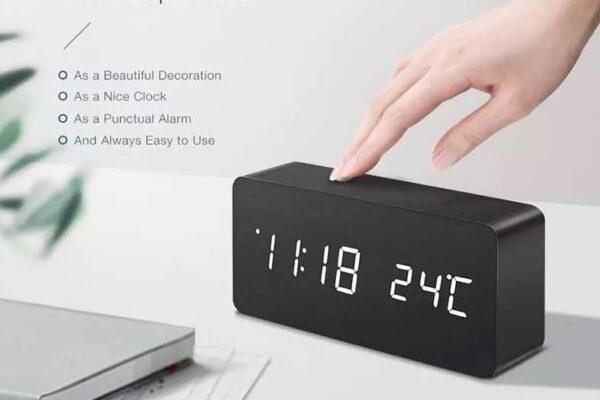 Jam Alarm Kayu ET528: Pilihan Jam Meja Estetik dan Fungsional
