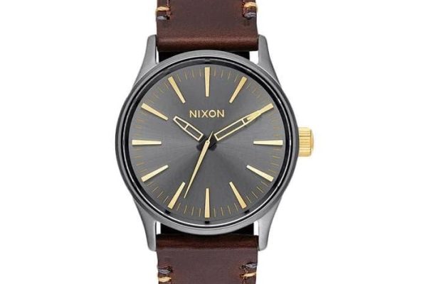 Profil Lengkap Jam Tanggan Nixon Kensington: Kehidupan dan Karier