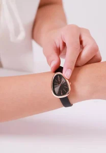 jam-tanggan-sofia-unarra-classic-triangle-desain-elegan-dan-berkualitas